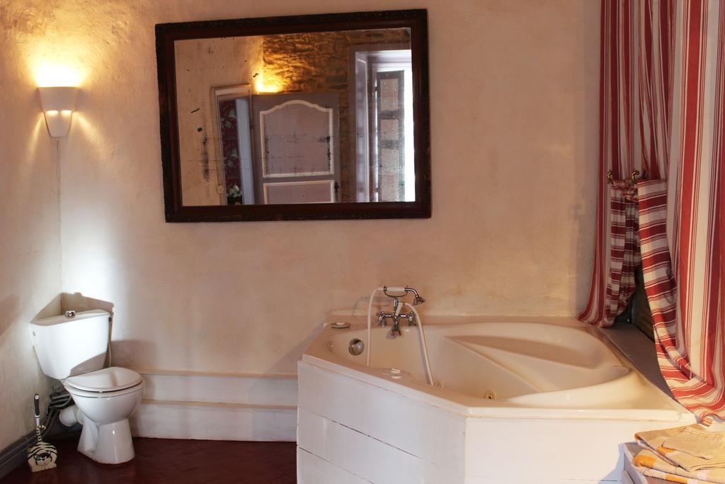 Chateau Du Boschet Bed & Breakfast Bourg-des-Comptes Exterior photo